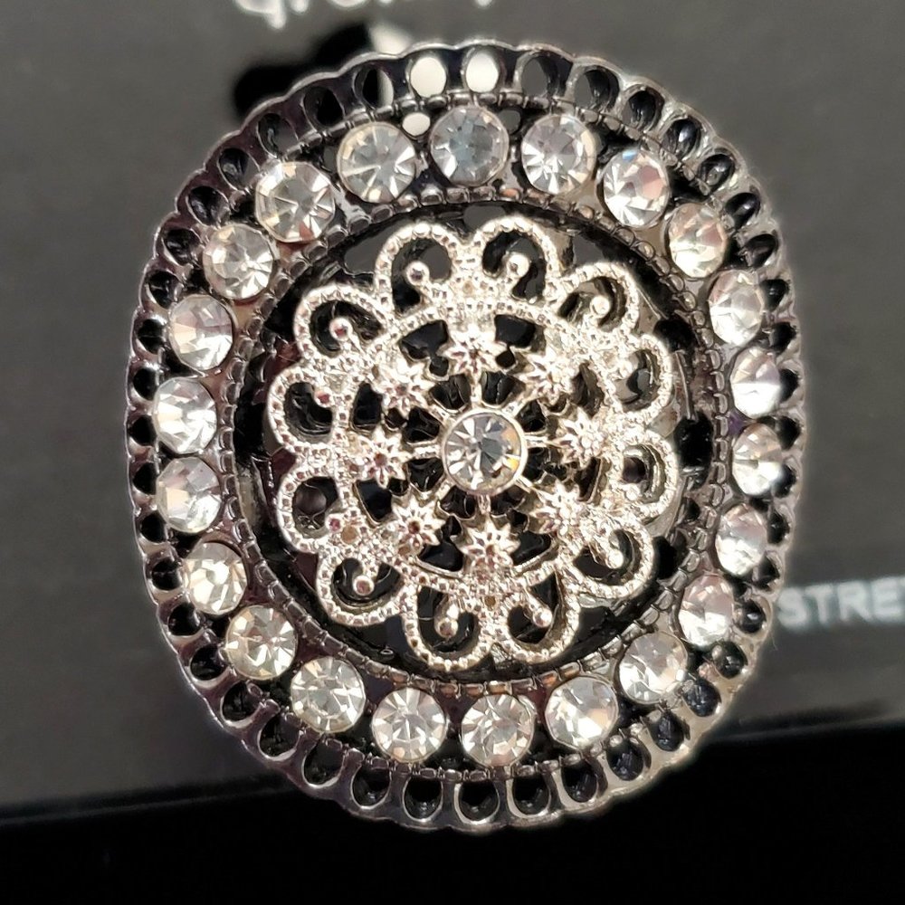 NWT Black and Silver Fancy Rhinestone Filigree Stretch Ring OSFM - Drema